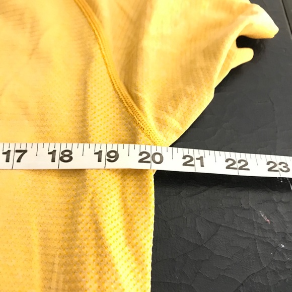 COPY - Lululemon men tee - Picture 5 of 9